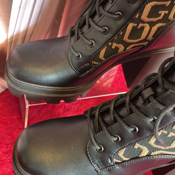 GUESS KNIT LOGO GROWS-ASWELL PLATFORM CHUNKY ANKLE COMBAT BOOTS BLACK/TAN - Picture 2 of 11